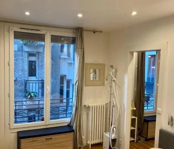 Διαμέρισμα 15 *