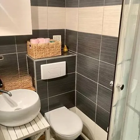 15 * Париж